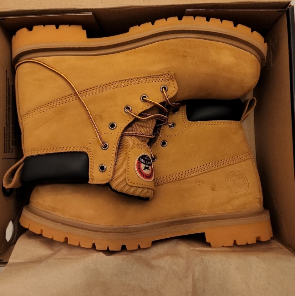 Red wing Irish setter 6" lace up safety toe boots
